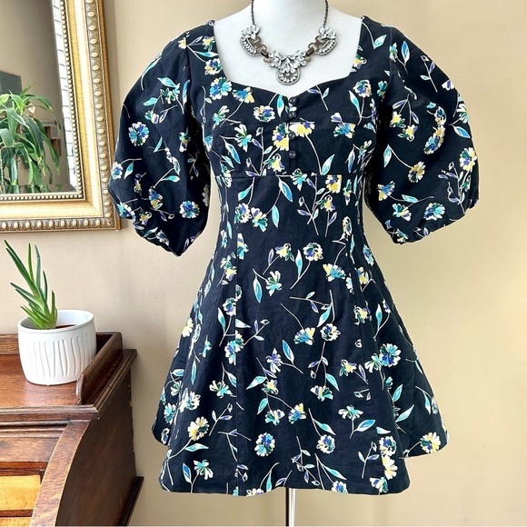 Nicholas Lydia Dress Black Floral Puff Sleeve Mini Pockets Buttons Size 8 - Picture 3 of 16